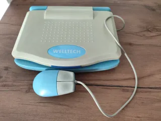 Ordenador de aprendizaje niño@.