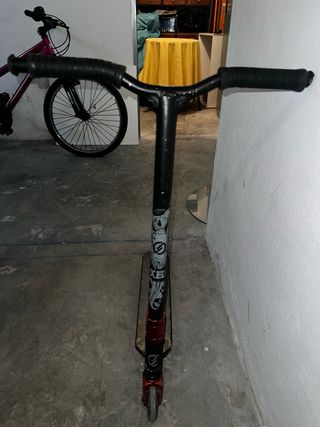 Patinete Freestyle Negro y Rojo