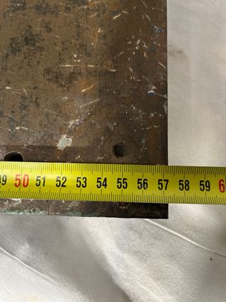 Antigua prensa industrial de imprenta.