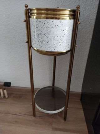 Cubre macetas dorado y blanco