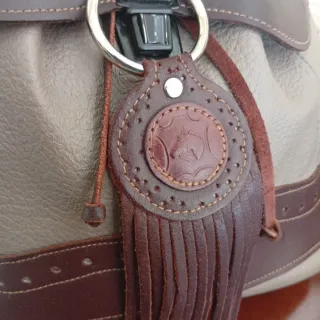 Mochila de cuero y piel