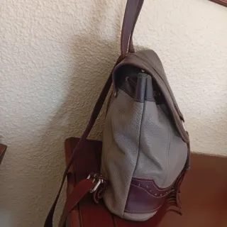 Mochila de cuero y piel