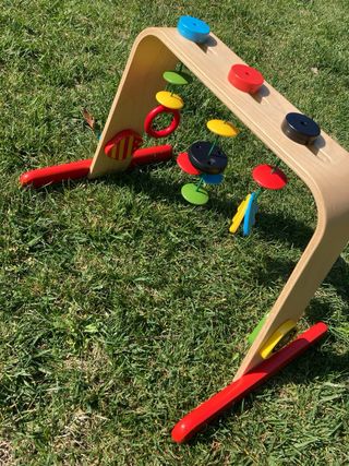 Gimnasio bebé Ikea madera como nuevo