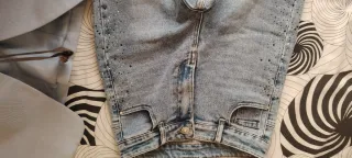 Pantalón vaquero mujer acampanado con pedrería