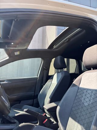 Volkswagen Polo 95 DSG7 + Techo Panorámico