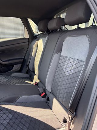 Volkswagen Polo 95 DSG7 + Techo Panorámico