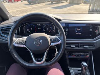 Volkswagen Polo 95 DSG7 + Techo Panorámico