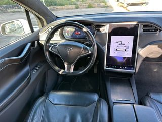 Tesla Model X 2017