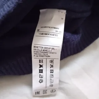 Jersey Benetton azul con dibujo de conejo