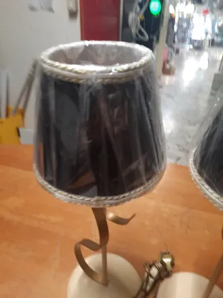 Coppia lumi paralumi neri e oro