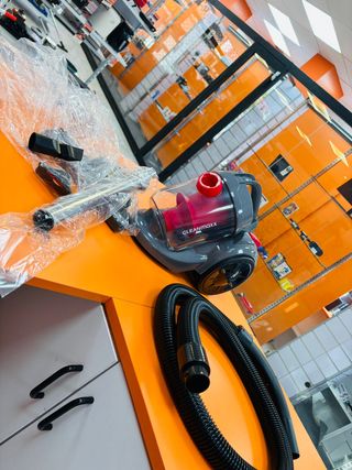 Aspiradora Cleanmaxx 2L 800W