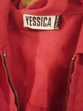 Cazadora de lino roja