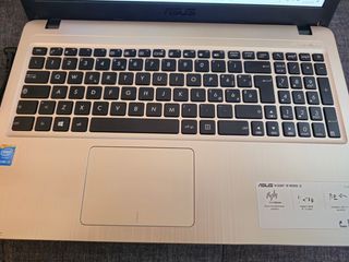 ASUS 15 Sottile - Windows 11, SSD Veloce + Mouse