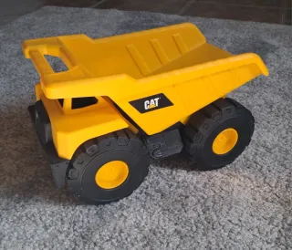 3 camiones de juguete CAT