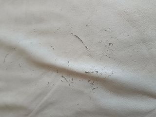 Sofá 3 cuerpos beige cuero