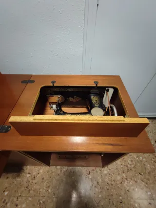 Máquina de coser antigua Selfa años 60