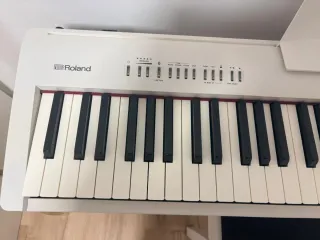 Piano Electrónico Roland FP-30 Blanco + banqueta