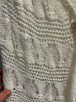 Chaleco tejido con flecos