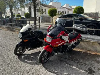 2 Kawasaki ZX10 Tomcat (Negro y Rojo)