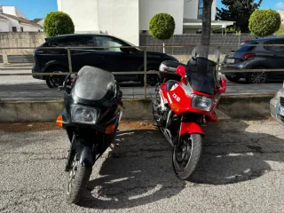 2 Kawasaki ZX10 Tomcat (Negro y Rojo)