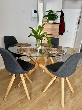 Set Mesa redonda cristal ø119 cm + 4 sillas madera