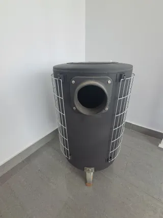 Estufa de leña metálica