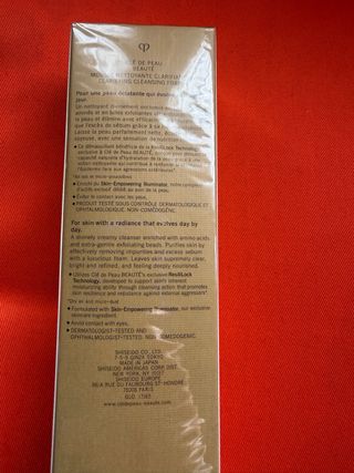 Clé de Peau BEAUTÉ Clarifying Cleansing Foam
