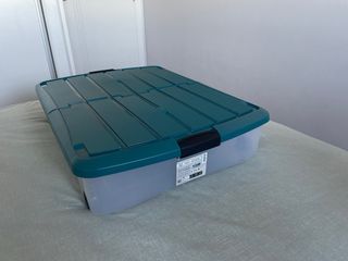 Caja bajo cama con ruedas