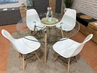 Mesa redonda cristal y 4 sillas blancas