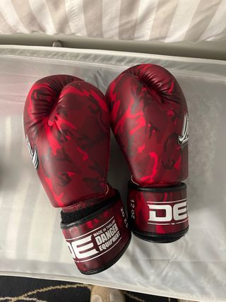 Guantes de boxeo Danger camuflaje rojo con cintas