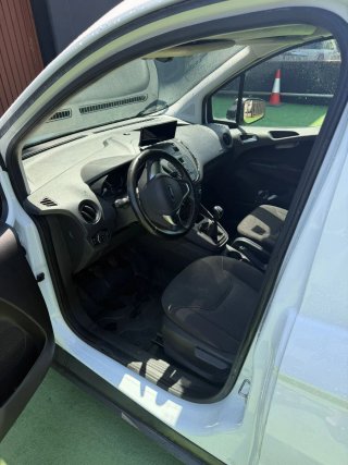 Ford Transit Courier 2021