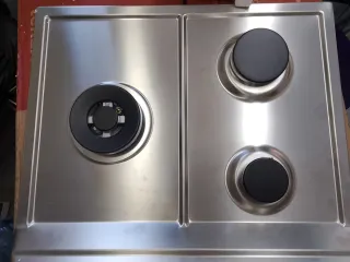 Cocina Teka 3 quemadores autoencendido gas Natural