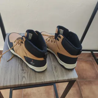 Botas de montaña Tenth Talla 45, sin estrenar.