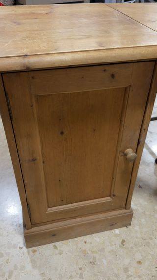 Mueble de pino macizo natural