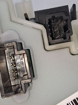 MANDO MULTIFUNCION RENAULT ZOE 687390