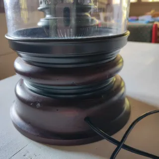 Lámpara de mesa cristal y madera