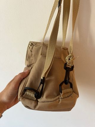 Mochila pequeña camel