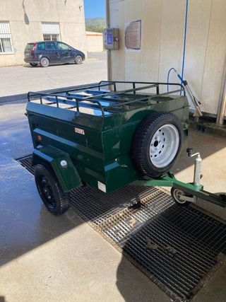 Remolque cerrado de un eje