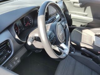 Kia Stonic   (O) 1.0 T-GDi 88kW (120CV) MHEV Drive DC