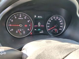 Kia Stonic   (O) 1.0 T-GDi 88kW (120CV) MHEV Drive DC