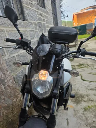 Yamaha MT-03 Blanca