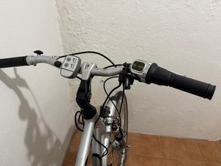 Bicicleta Eléctrica Urbana Trekking