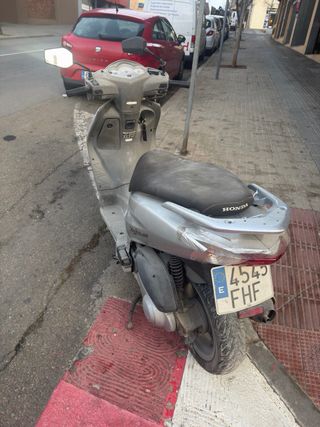 Oferta esta semana! 2 Honda Dylan 125cc Scooter