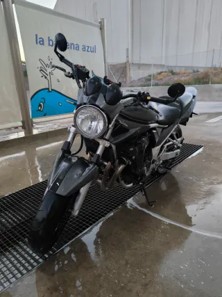 Suzuki GSF 650 K5 Naked Gris 2005 (apta para A2).