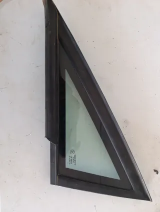 Luna delantera izquierda Seat León MK2