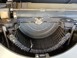 Máquina de escribir antigua