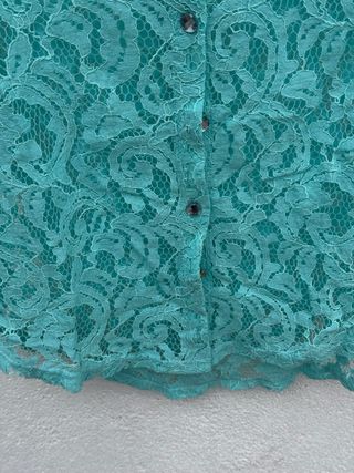 Blusa encaje turquesa sin mangas Talla M
