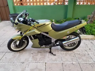 Kawasaki GPZ 500S 60cv.
