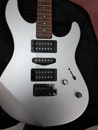 Guitarra Eléctrica Yamaha RGX121Z + Funda