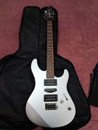 Guitarra Eléctrica Yamaha RGX121Z + Funda
